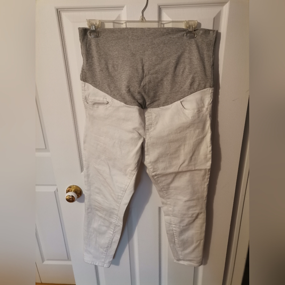 Thyme maternity White jeans size L